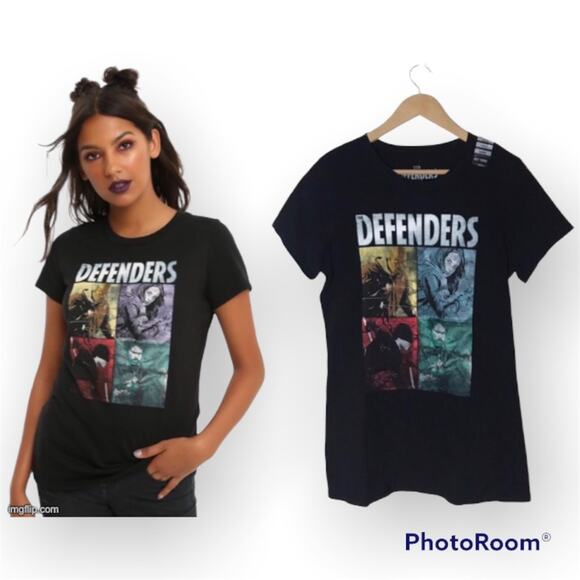 3/$20 Marvel Defenders NWT Junior Medium Black 100% Cotton Boxes Graphic T-Shirt - Picture 1 of 7